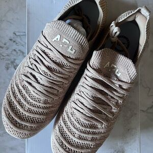 APL WOMENS techloom wave BNIB size 10.5